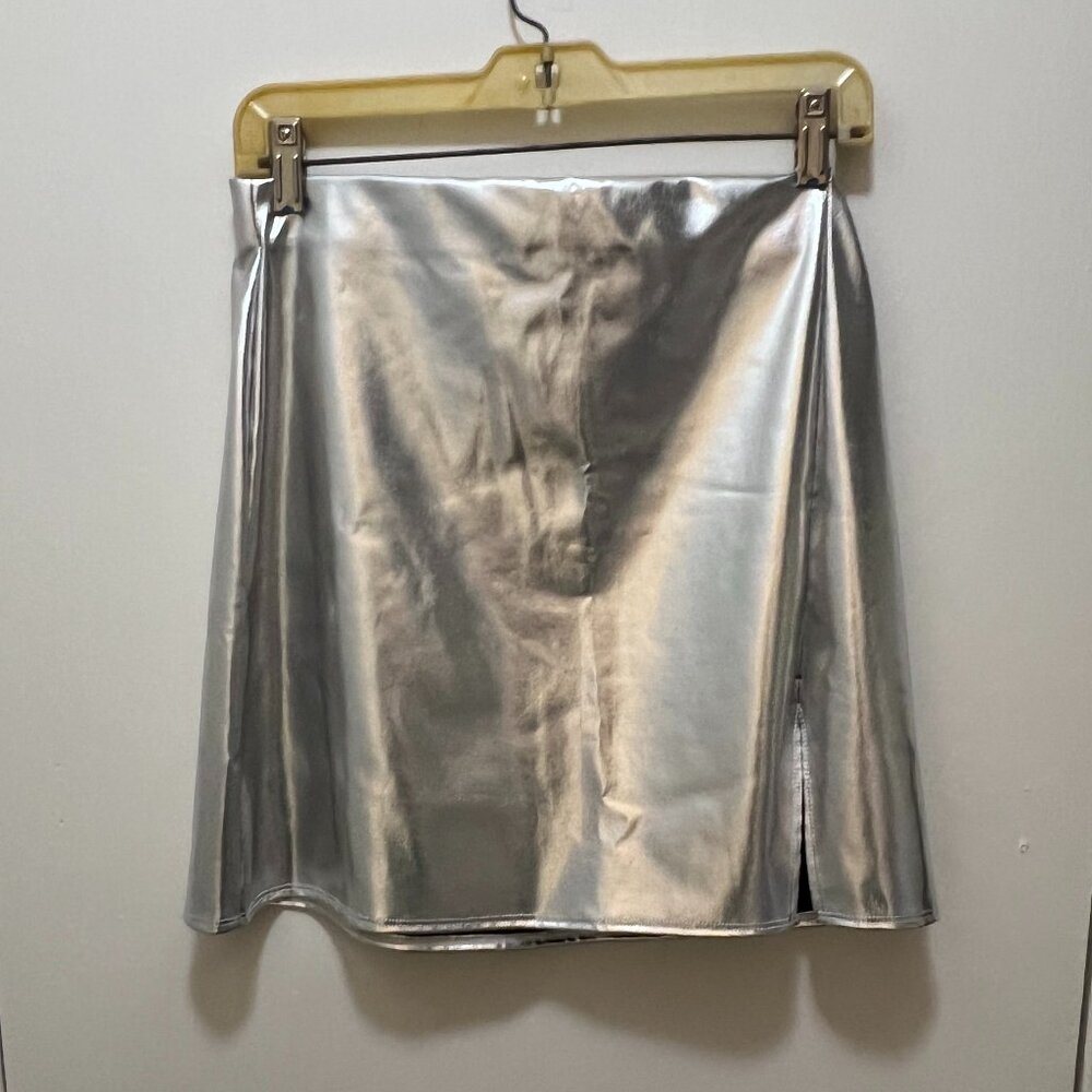 Reneec. Metallic Silver Mini Skirt with slit - Size Medium NWT